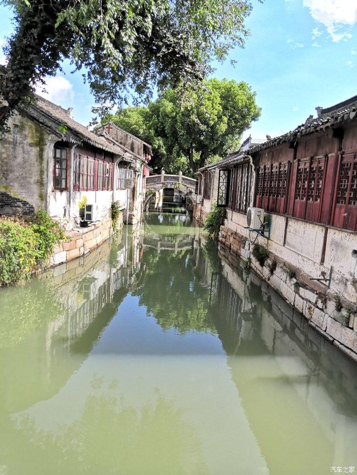 精彩交流,尽在BHMS瑞士工商酒店管理学院对学生语言要求很高么?